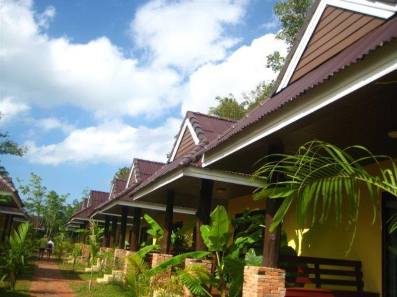 सहारा Sunda 3*